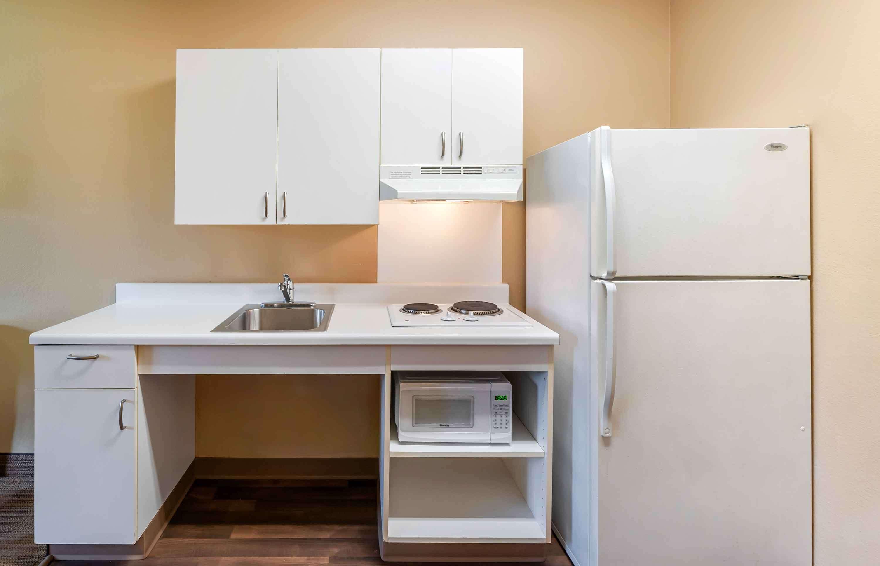 開放式客房, 1 張加大雙人床, 無障礙, 非吸煙房 | 書桌、手提電腦工作空間、遮光窗簾/窗簾、熨斗/熨衫板