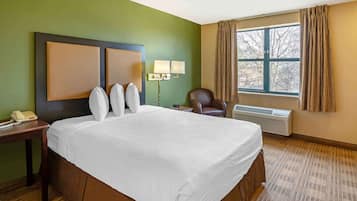 Studio, 1 Queen Bed, Accessible, Non Smoking | Desk, laptop workspace, blackout drapes, iron/ironing board