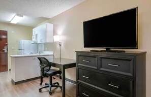 Studio, 1 Queen Bed, Non Smoking
