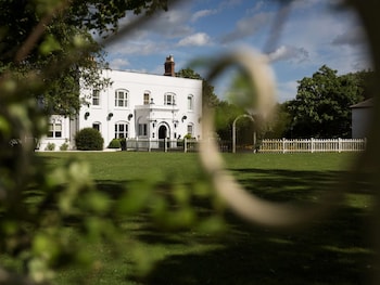 Woughton House Hotel