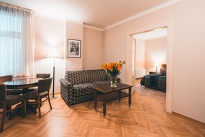Apartment, 1 King Bed with Sofa bed | Hypo-allergenic bedding, minibar, in-room safe, desk