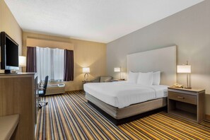 책상, 암막 커튼, 다리미/다리미판, 무료 유아용 침대