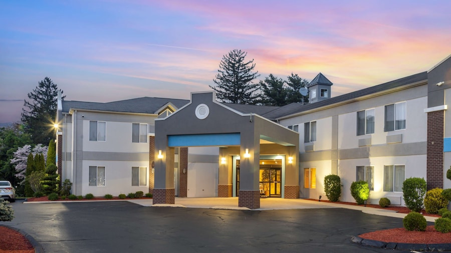 Best Western Plus New England Inn & Suites