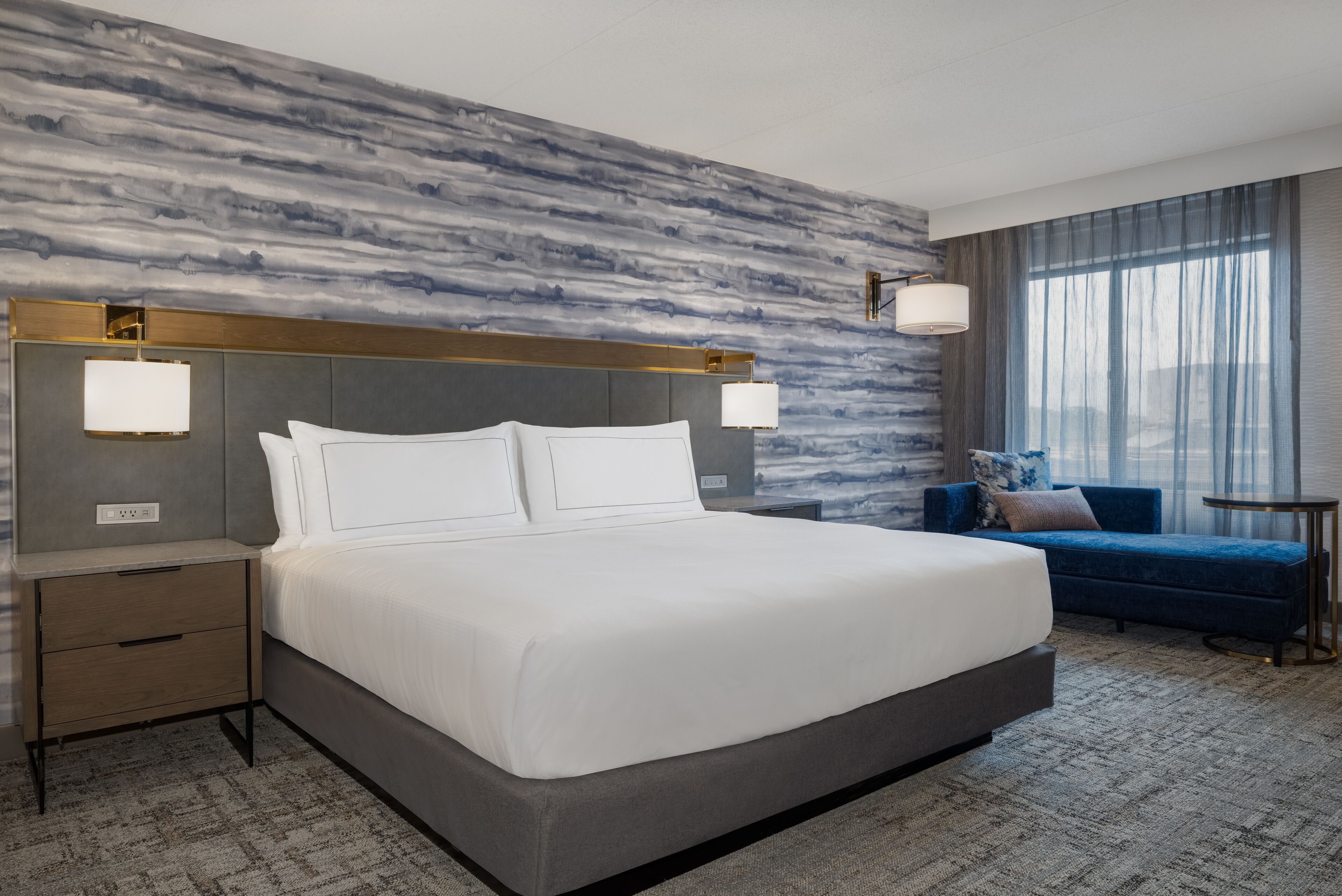 Chambre, 1 très grand lit