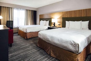 Hypo-allergenic bedding, in-room safe, desk, blackout curtains