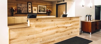 Country Inn & Suites by Radisson, Stockton, IL