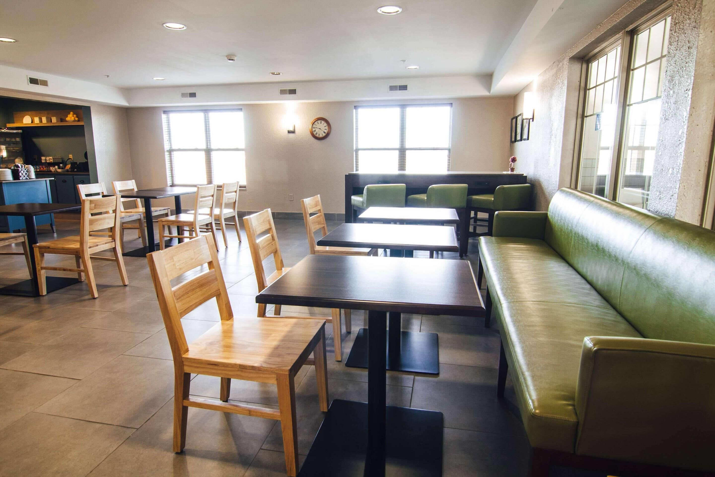 Free daily self-serve breakfast