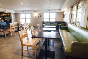 Free daily self-serve breakfast - Country Inn & Suites by Radisson, Stockton, IL (Stockton)