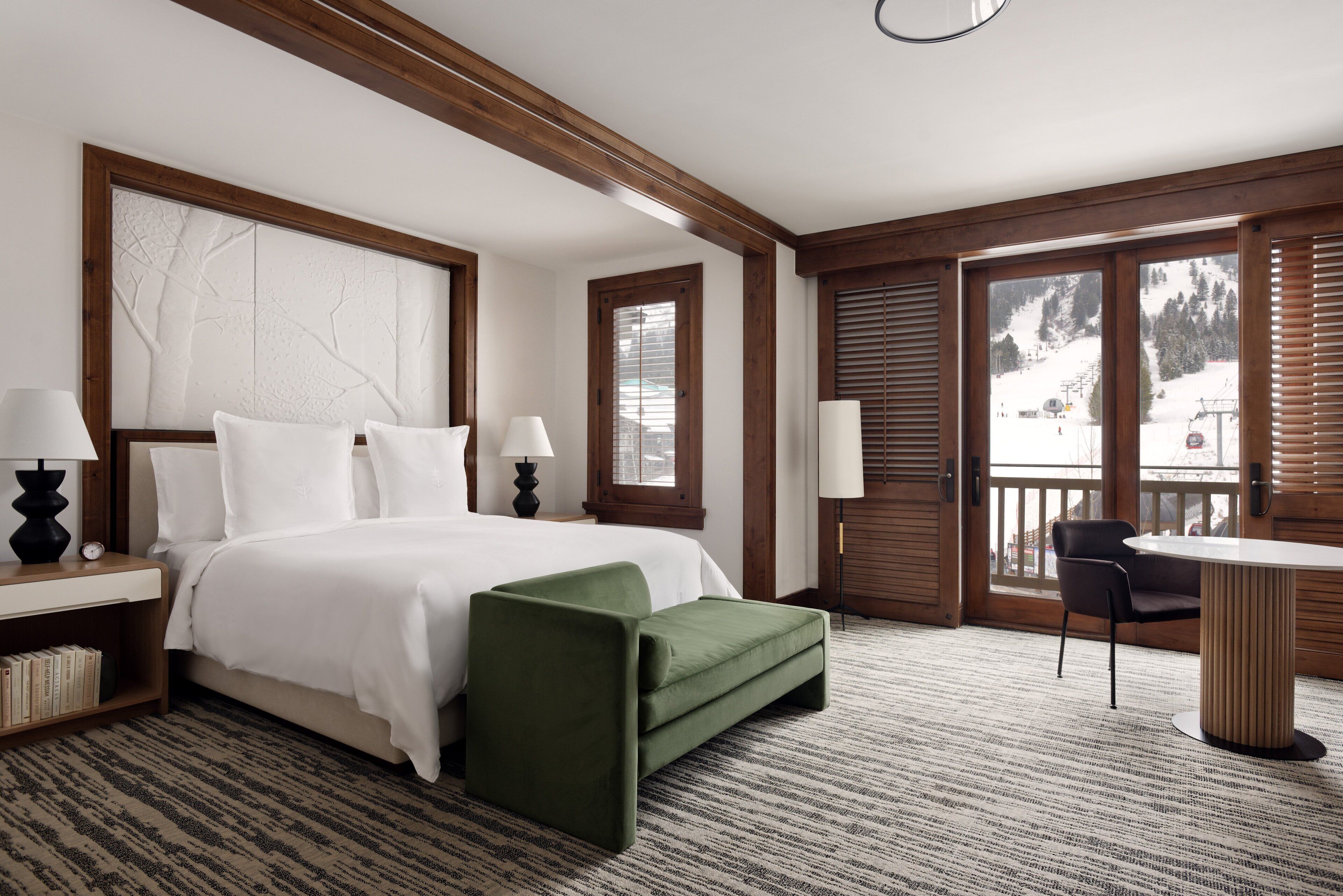 room, 1 king bed, marina view | premium bedding, down duvets, pillow-top beds, minibar