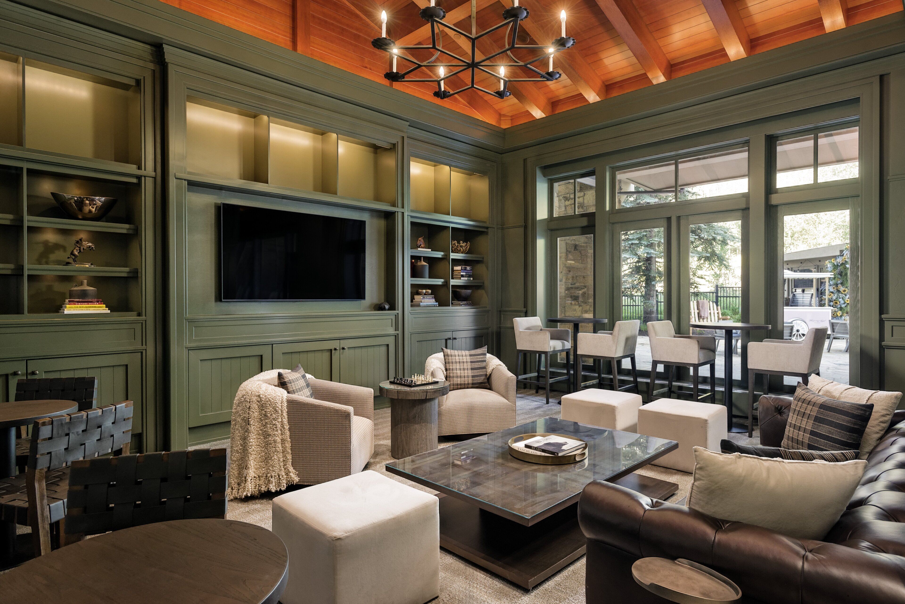 cocktail bar, garden views, open daily