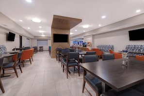 Bao gồm bữa sáng buffet hàng ngày