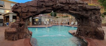 Holiday Inn Express & Suites Moab by IHG