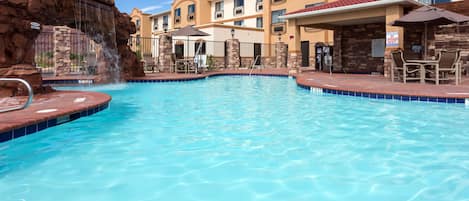 Outdoor pool, sun loungers