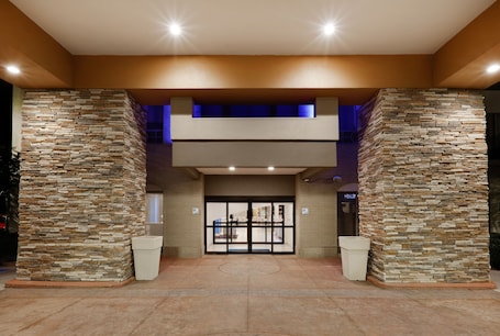 Exterior. Holiday Inn Express Hotel & Suites Dallas - Duncanville by IHG