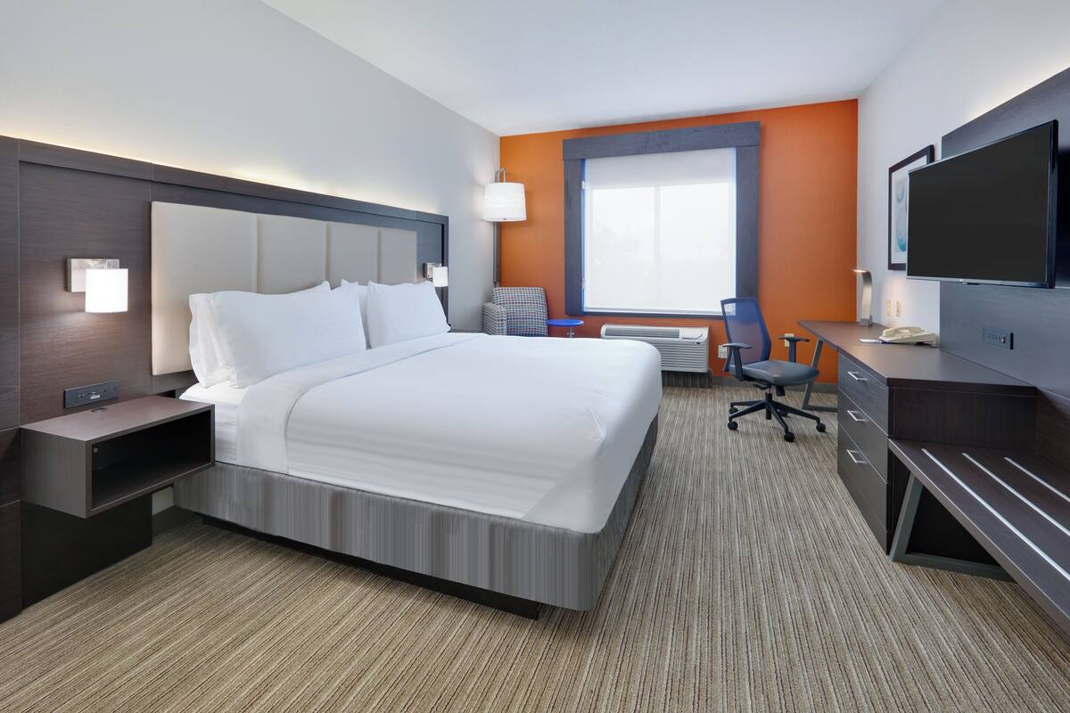 In-room safe, desk, laptop workspace, soundproofing