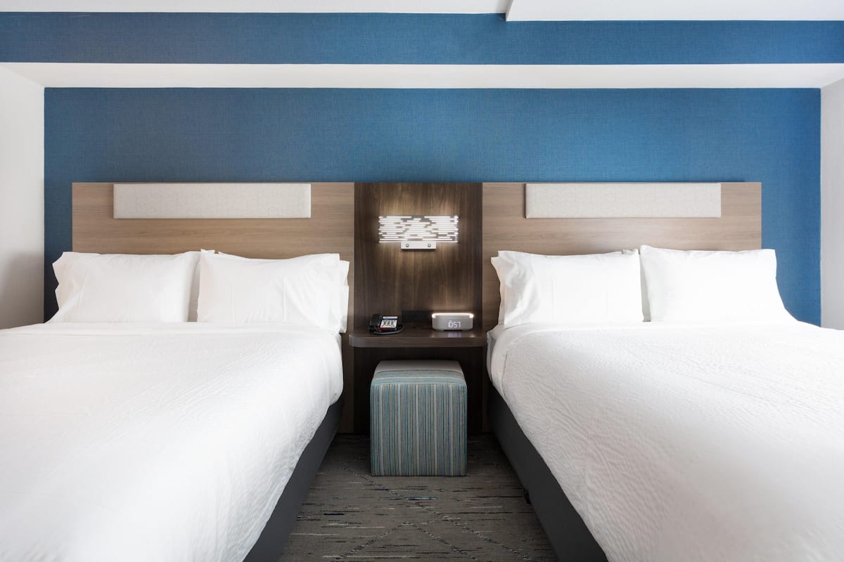 Ropa de cama de alta calidad y camas con pillow-top