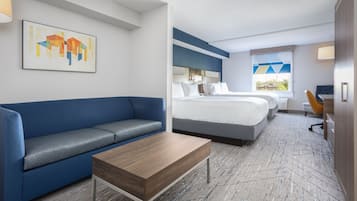 Phòng Suite, 2 giường cỡ queen (Living Area) | Bộ đồ giường cao cấp, nệm có lớp đệm bông, két bảo mật tại phòng