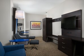 Suite, 1 cama de matrimonio grande con sofá cama | Servicio de la habitación