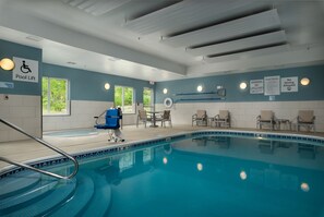Una piscina cubierta