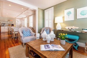 Lobby sitting area - Nantucket Resort Collection (Nantucket)