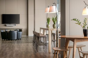 Lounge - AC Hotel Córdoba by Marriott (Córdoba)