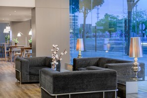 Lounge - AC Hotel Córdoba by Marriott (Córdoba)