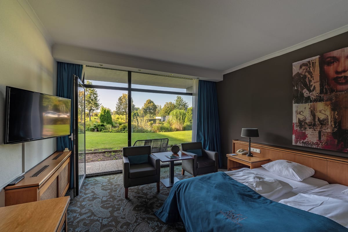 classic plus double room | hypo-allergenic bedding, in-room safe, desk, rollaway beds