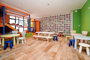 Children’s play area – indoor