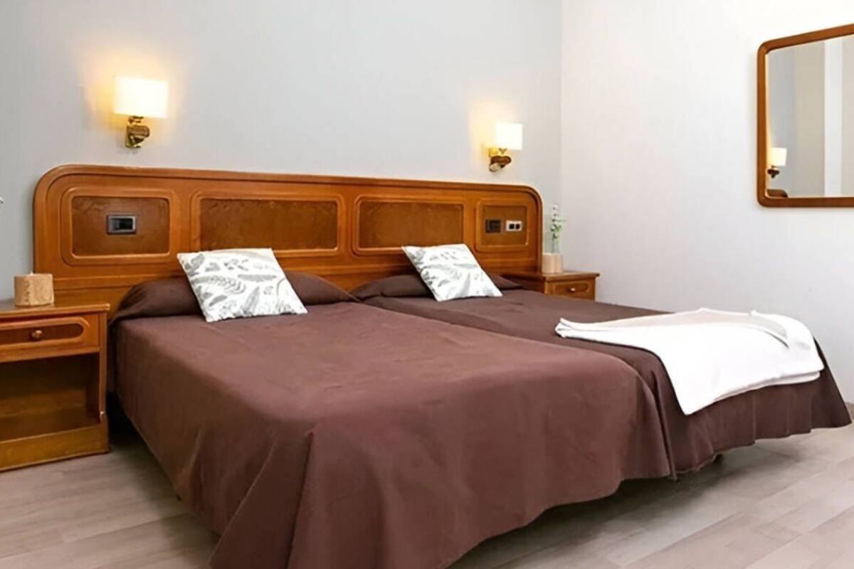 Desk, WiFi (free), bed sheets