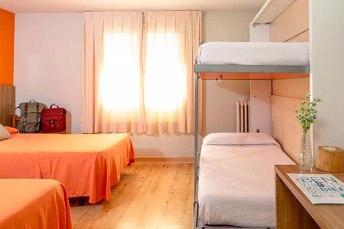 Desk, WiFi (free), bed sheets