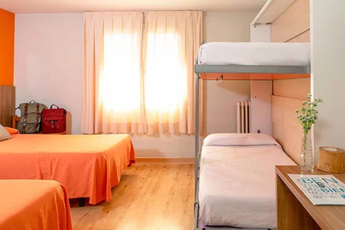 Desk, WiFi (free), bed sheets