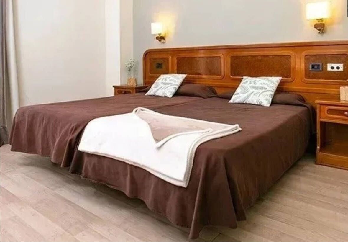Bureau, Wi-Fi gratuit, draps fournis