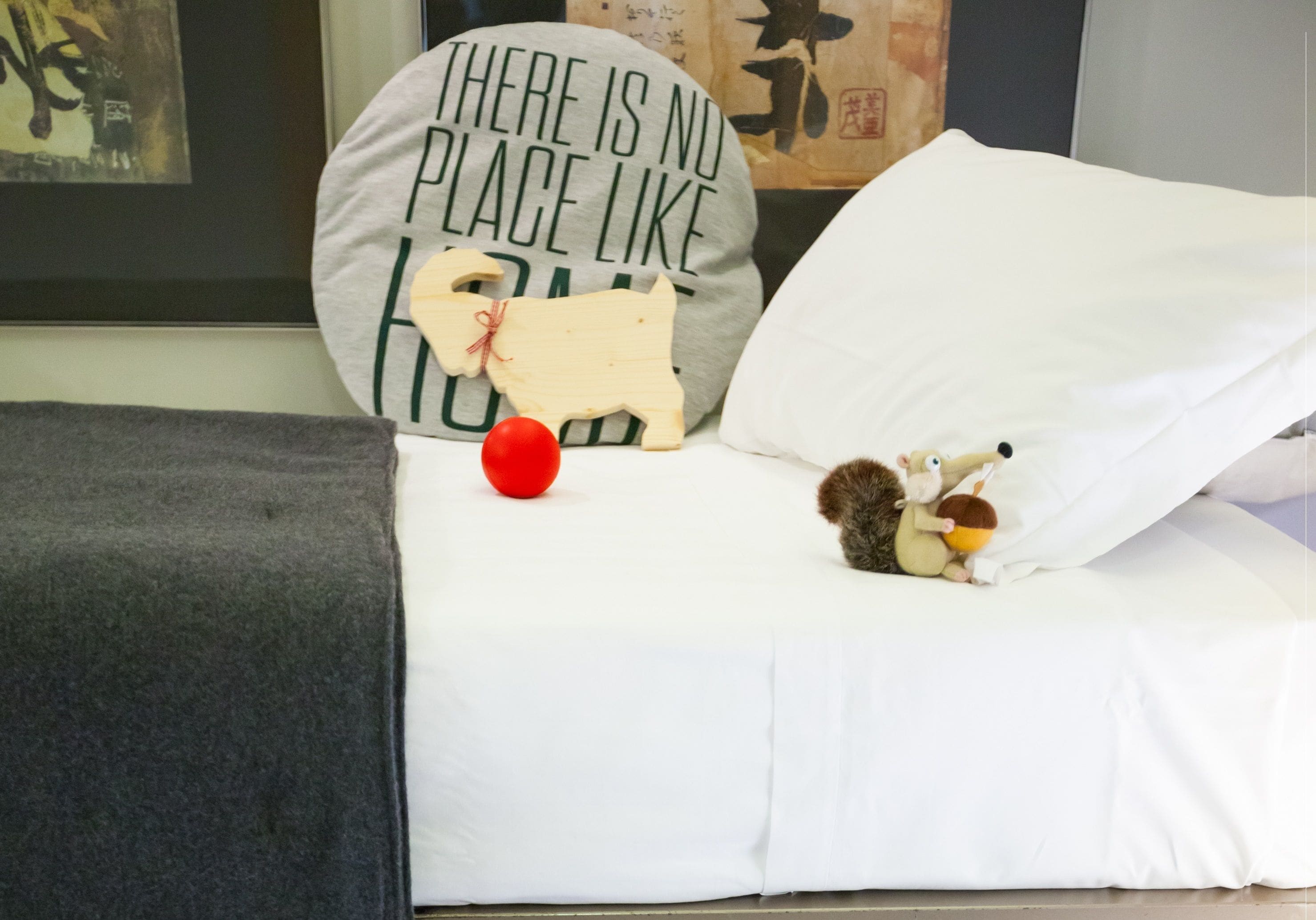 Premium Room, 1 King Bed with Sofa bed | Minibar, in-room safe, desk, soundproofing