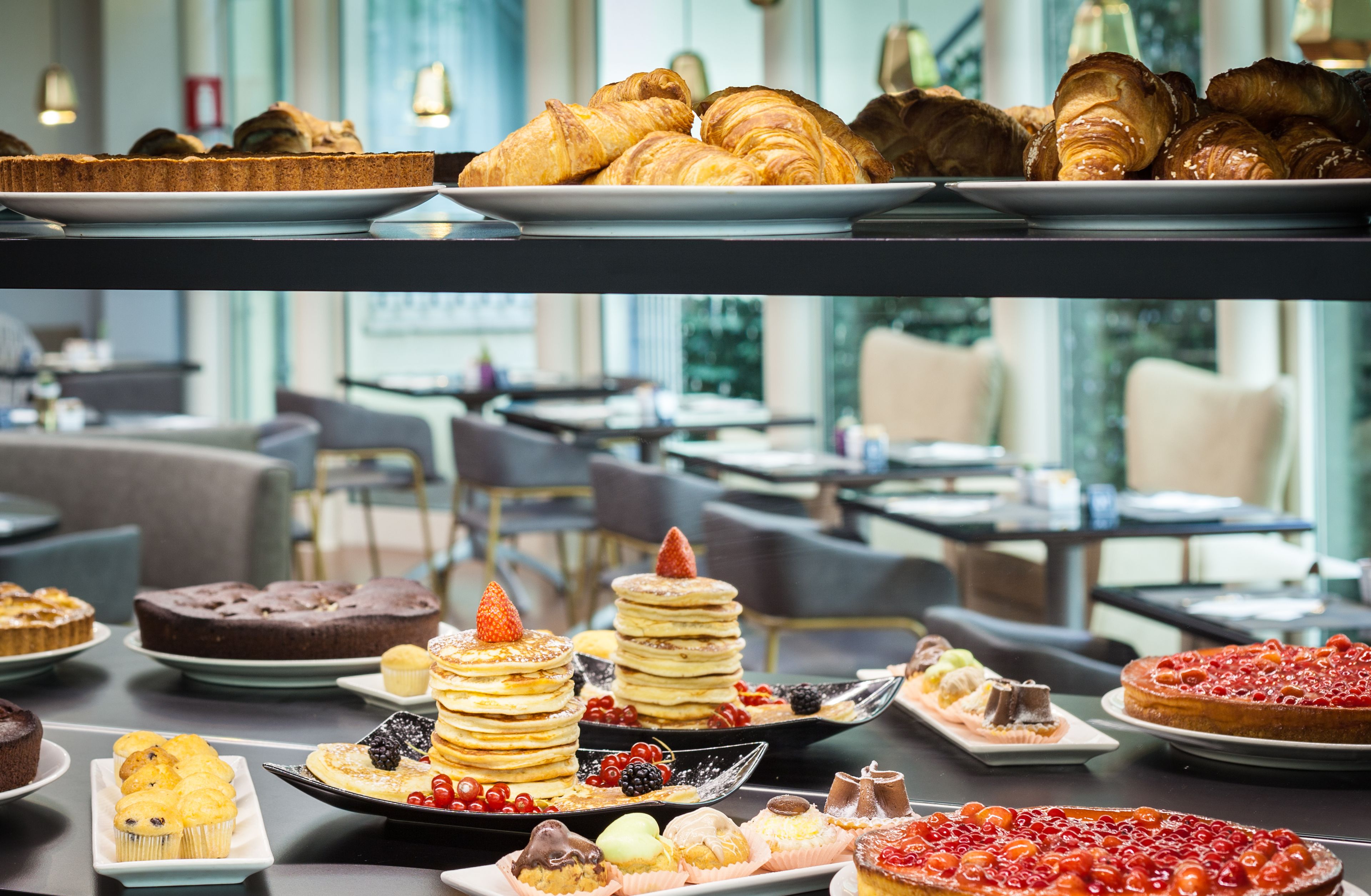 Daily buffet breakfast (EUR 16 per person)