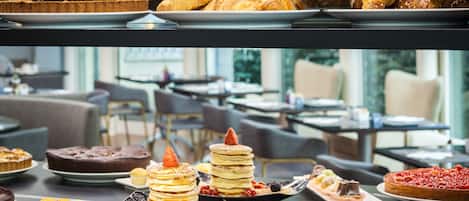Daily buffet breakfast (EUR 16 per person)