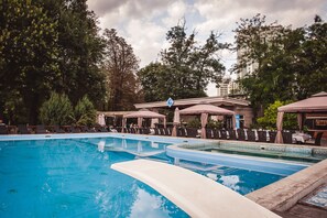 Outdoor pool, pool loungers