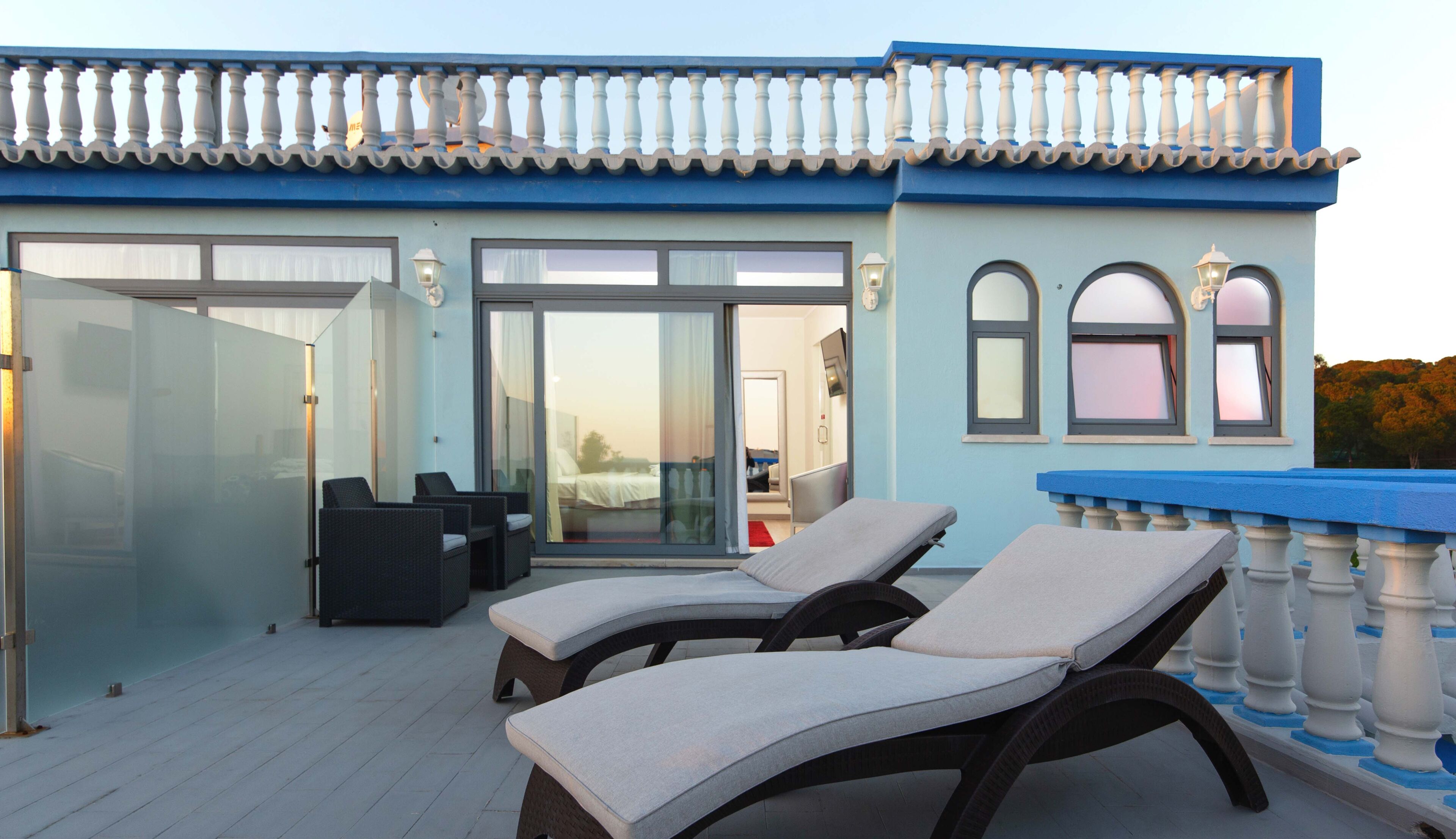 Deluxe Double Room, Sea View | Minibar, desk, blackout curtains, soundproofing