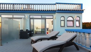 Quarto casal luxo, vista para o mar | Frigobar, escrivaninha, cortinas blackout, quartos à prova de som