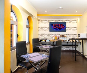 Daily buffet breakfast (EUR 9 per person)