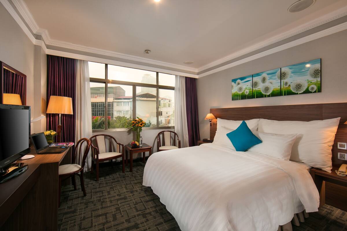 Superior Room, 1 Double Bed, City View | Minibar, in-room safe, desk, soundproofing
