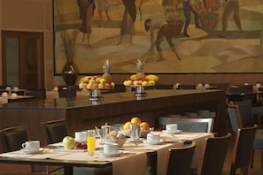 Breakfast, lunch, dinner served; Portuguese cuisine