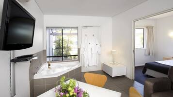 Waterfront One Bedroom Spa Apartment | Bathroom