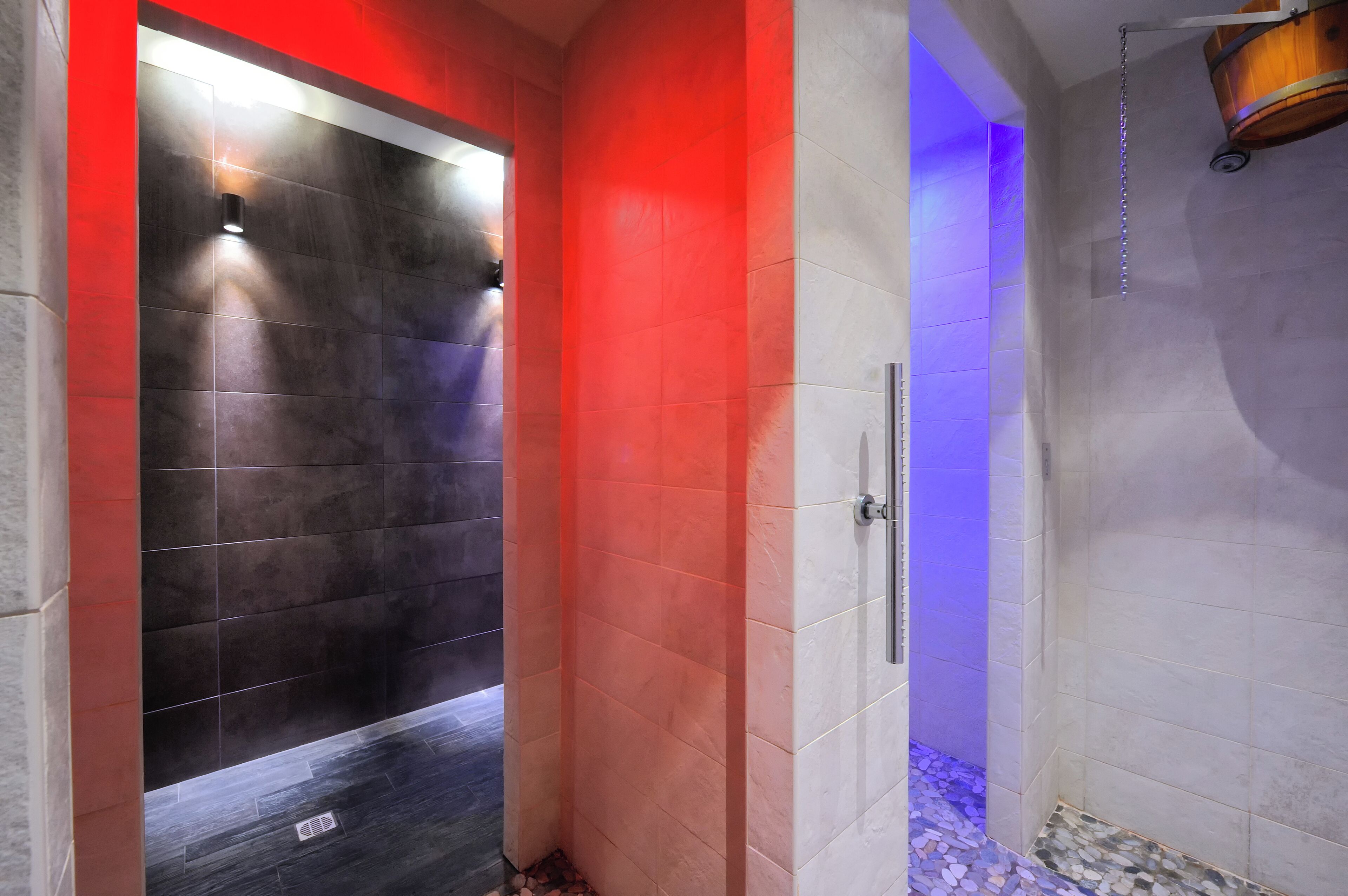 Sauna, bain à remous, hammam, soins corporels, soins d'hydrothérapie