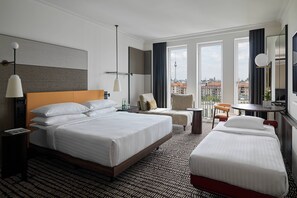 Superior Room, 1 King Bed | Premium bedding, down comforters, pillowtop beds, in-room safe - Berlin Marriott Hotel (Berlin)