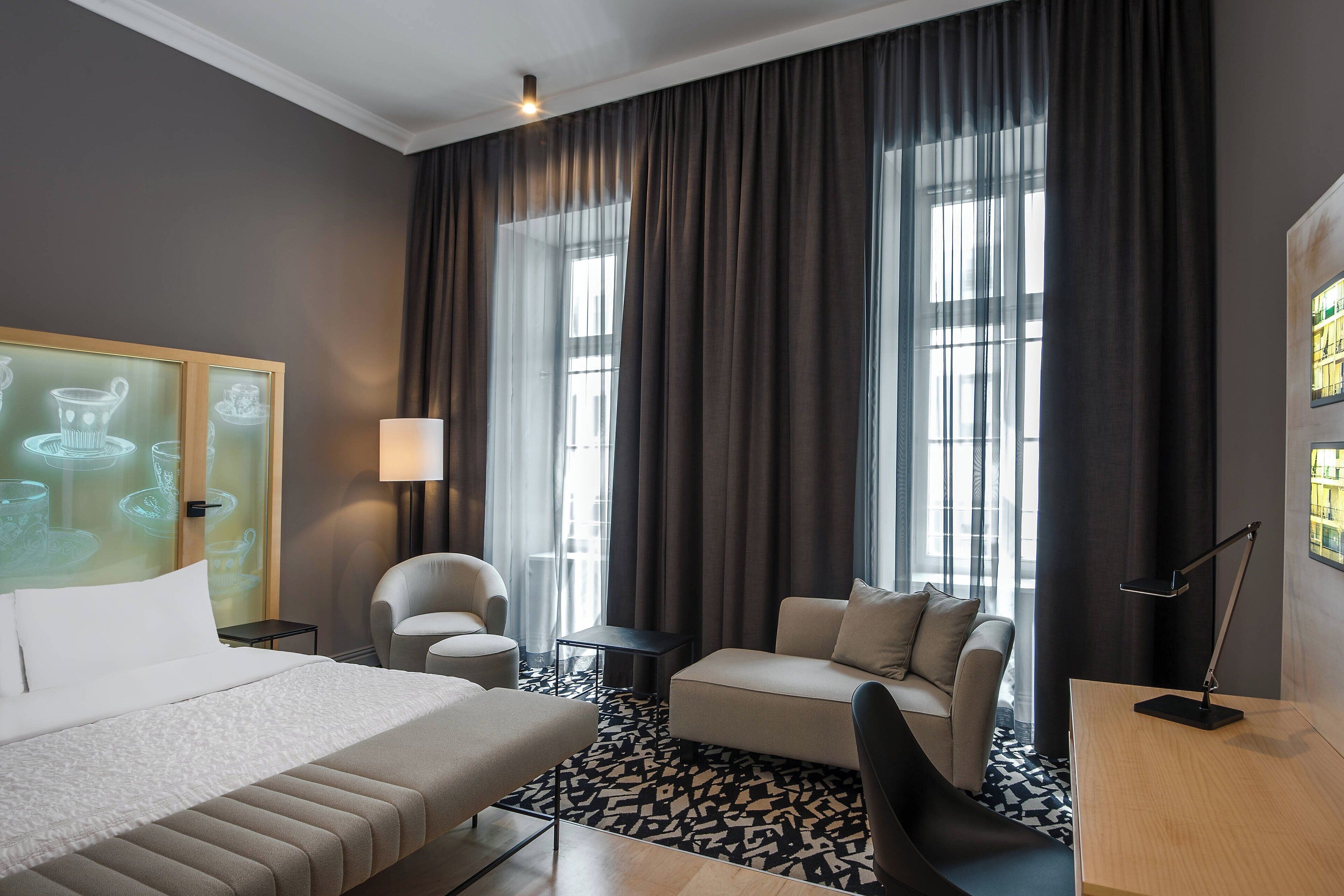 deluxe room, 1 king bed | 1 bedroom, premium bedding, down duvets, pillow-top beds