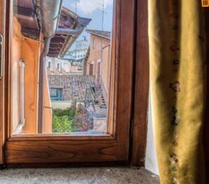 Classic Double Room | Minibar, in-room safe, individually decorated, free WiFi