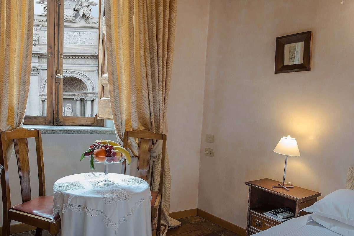 Double Room (Trevi Fountain View) | Memory-foam beds, in-room safe, individually decorated, free WiFi
