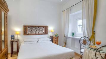 Double Room (Trevi Fountain View) | Memory foam beds, in-room safe, individually decorated, free WiFi