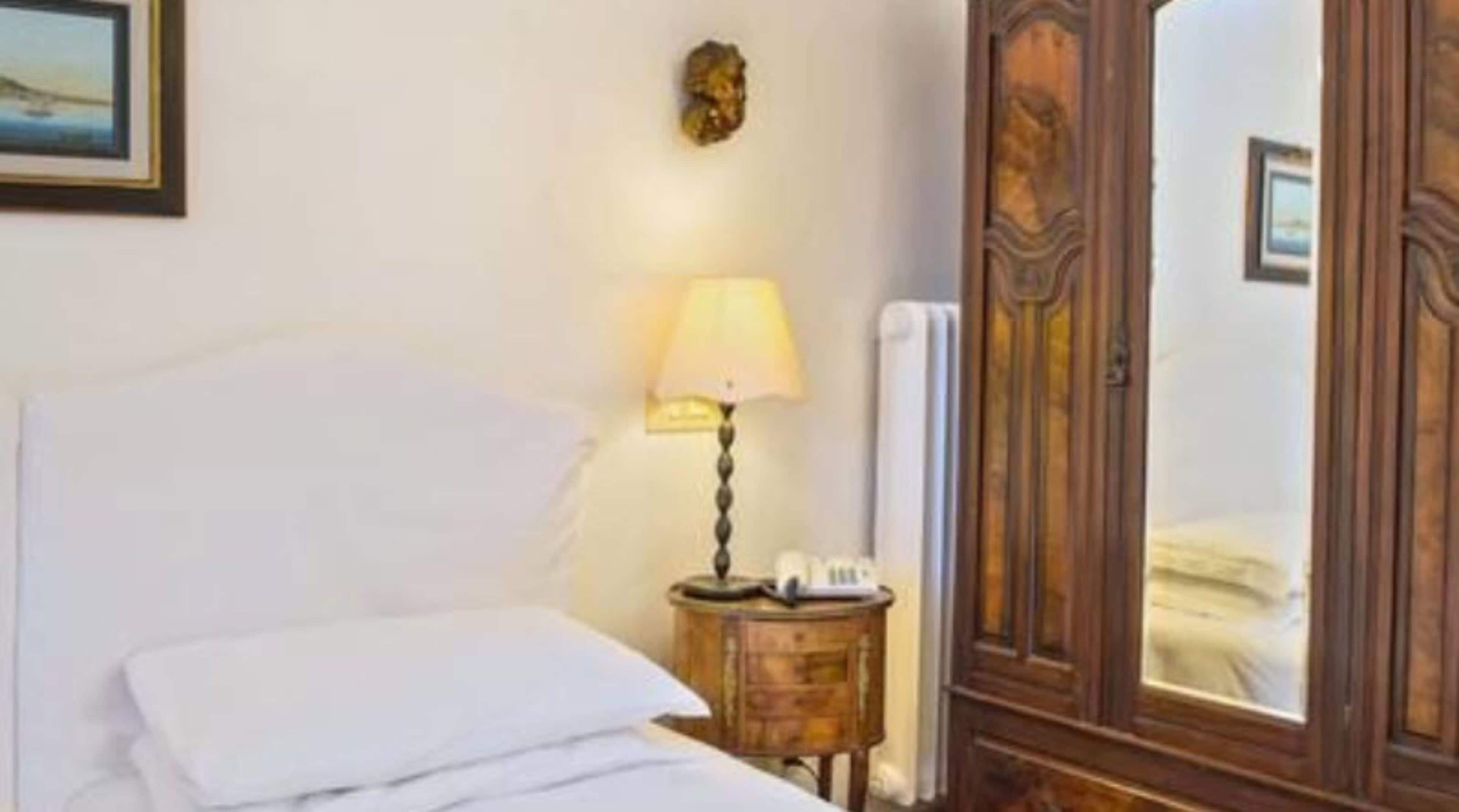 Single Room | Memory foam beds, in-room safe, individually decorated, free WiFi
