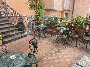 Terrace/patio - Hotel Fontana (Rome)